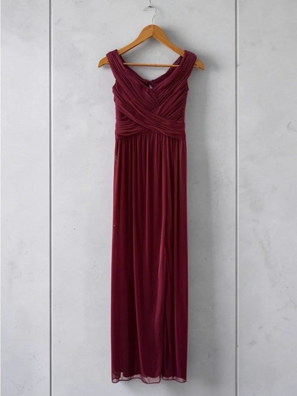 NWT David’s Bridal Off-Shoulder Evening Gown in Wine! Size 2! NEW! - Picture 10 of 15